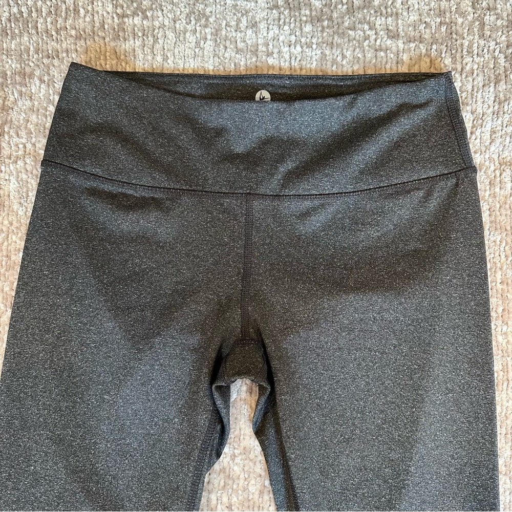 90 Degree by Reflex Grey Crop Leggings - Picture 3 of 4